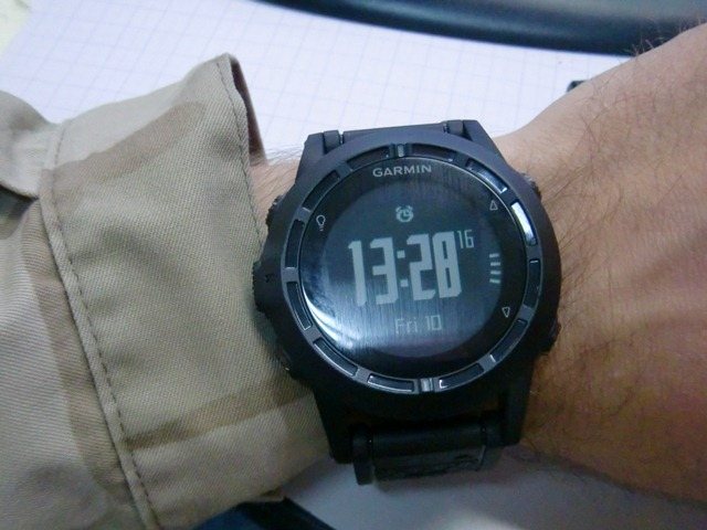 Relógio da marca Garmin — Fenix / Instinct
